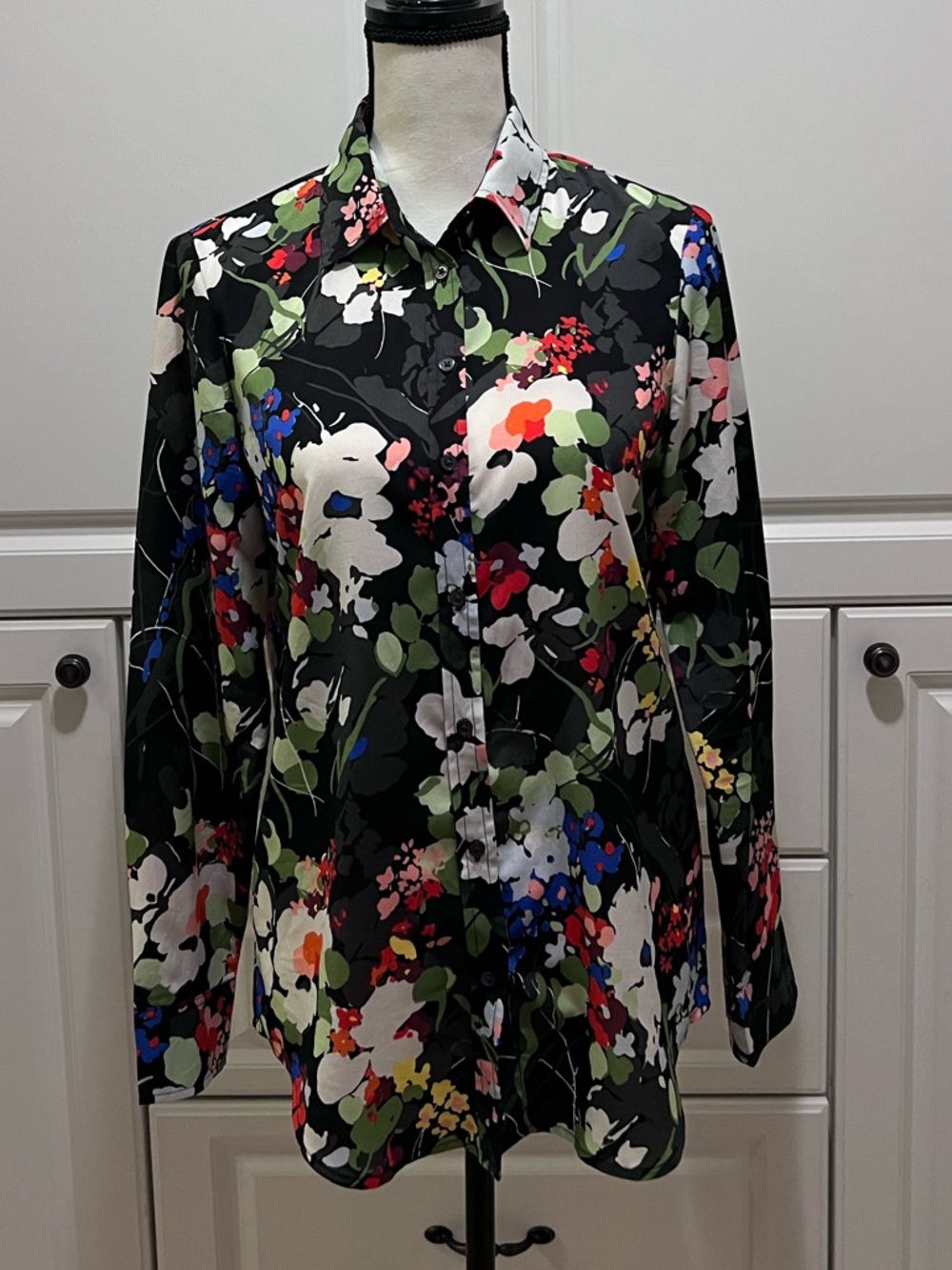 NWOT Banana Republic Dillon Shirt |  button down silky blouse sz S - Picture 2 of 9